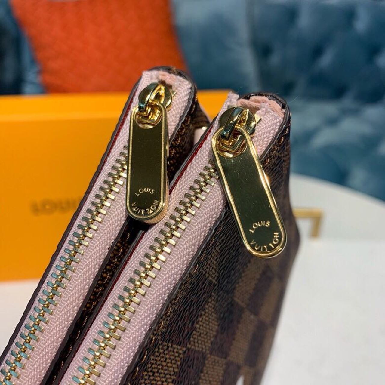 LV Pochette Double Zip Damier Ebene Canvas Rose Ballerine Pink For Women, WomenÃ¢â‚¬â„¢s Bags, Shoulder And Crossbody Bags 7.9in/21cm LV N60254