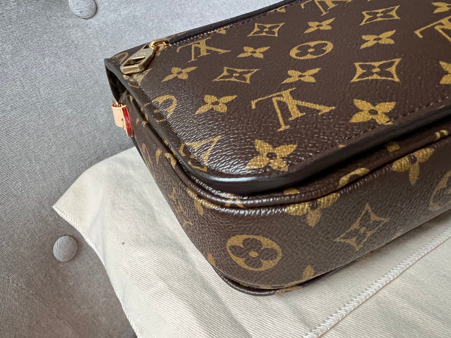 Louis Vuitton Pochette Metis Monogram (RRP £1,970)