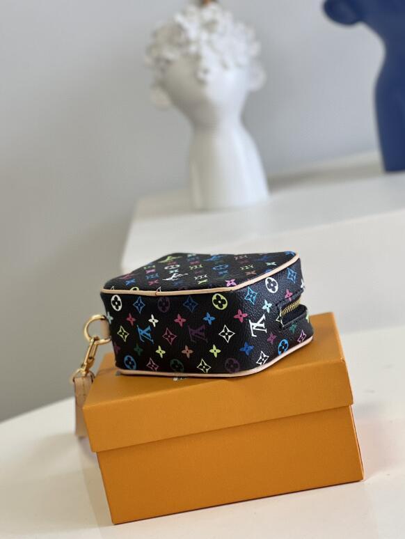SAMC - LOV Bags - 1597