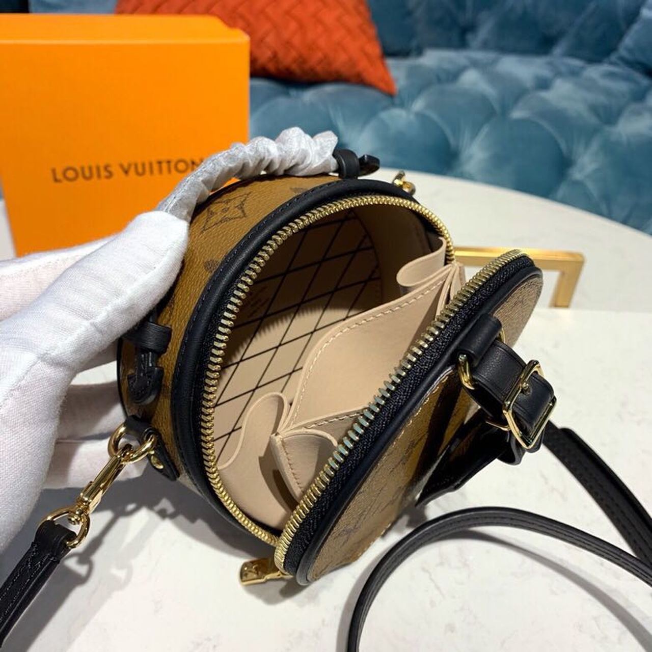 LV Mini Boite Chapeau Monogram Reverse Canvas For Women, WomenÃ¢â‚¬â„¢s Chain And Strap Wallet, Shoulder And Crossbody Wallet 5.1in/13cm LV M68276