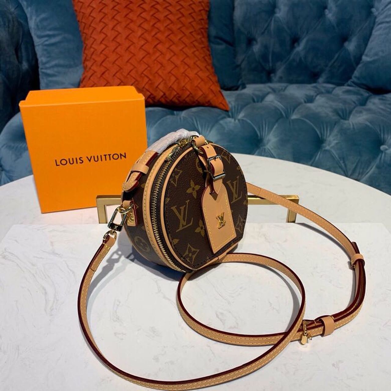 LV Mini Boite Chapeau Monogram Canvas For Women, WomenÃ¢â‚¬â„¢s Chain And Strap Wallet, Shoulder And Crossbody Wallet 5.1in/13cm LV M44699