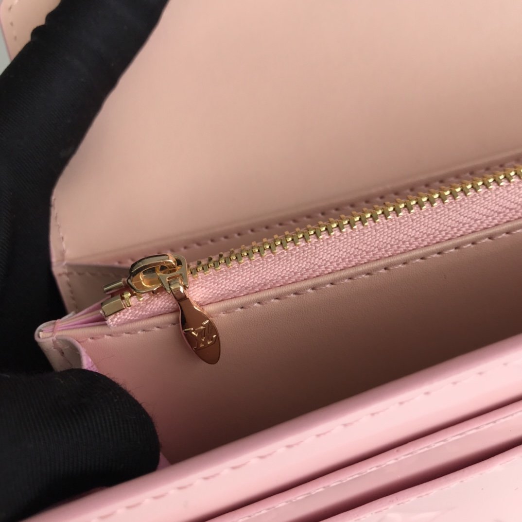 EN - New Arrival Wallet LUV 005