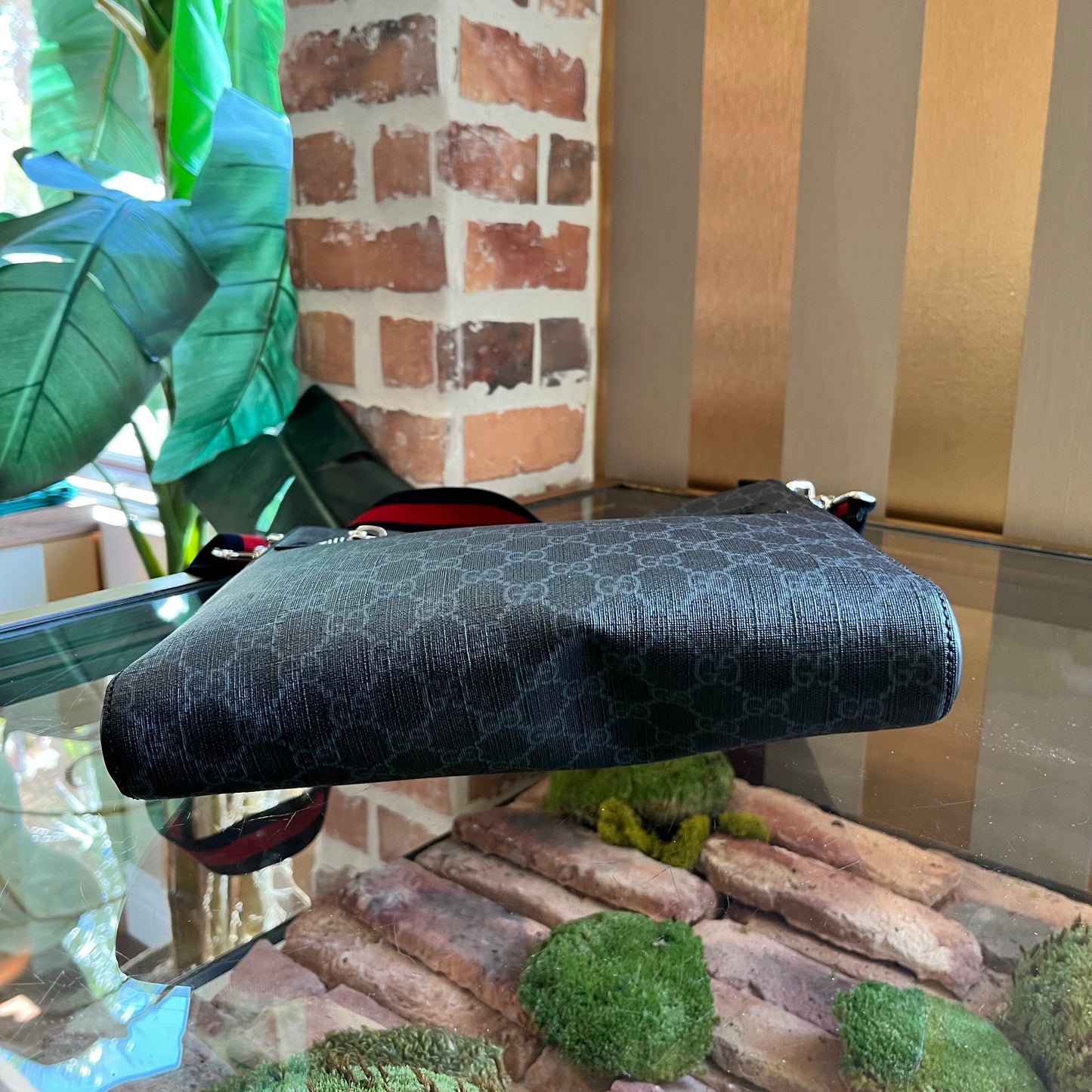 GUCCI GG Supreme Web Small Black Messenger
