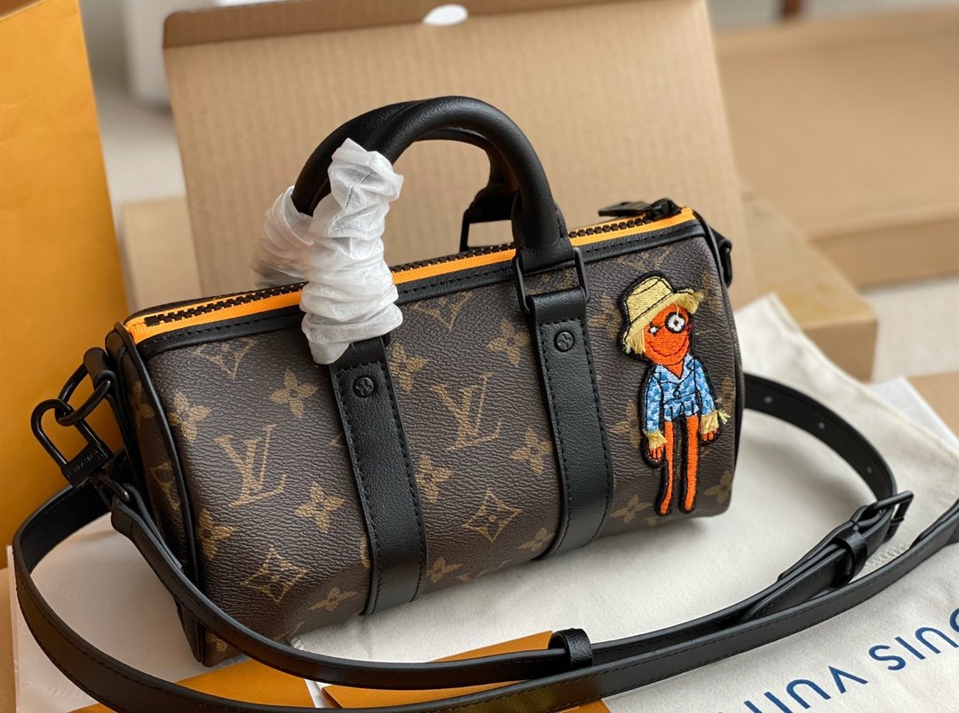 EN - New Arrival Bags LUV 075