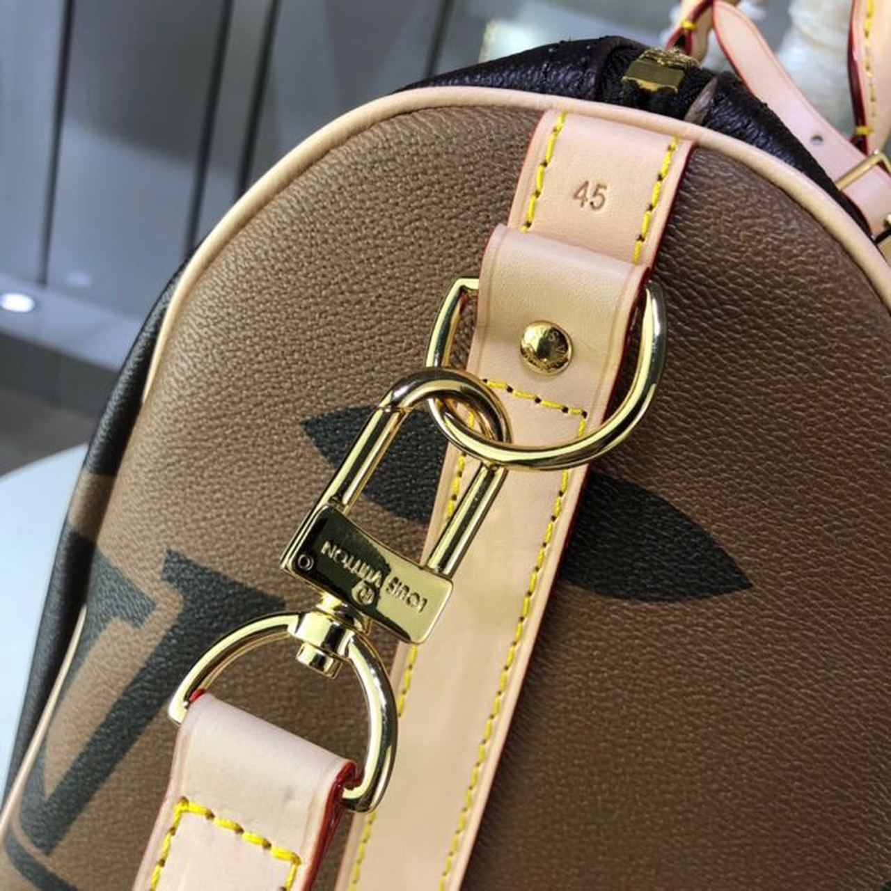 LV Keepall Bandouliere 50 Monogram and Monogram Reverse Canvas For Women, WomenÃ¢â‚¬â„¢s Handbags, Travel Bags 19.7in/50cm LV M44739