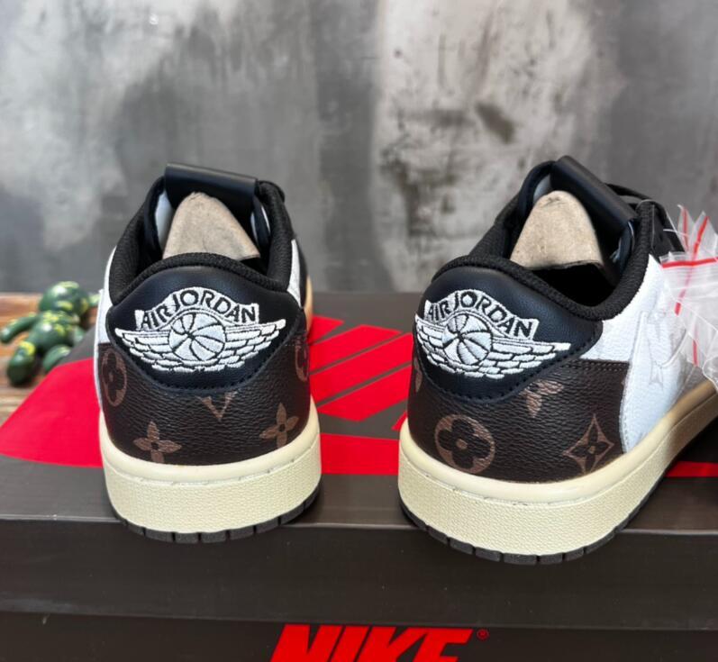 SAMC - NKE Shoes - 878
