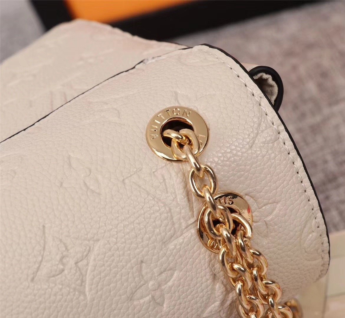 EN - New Arrival Bags LUV 275