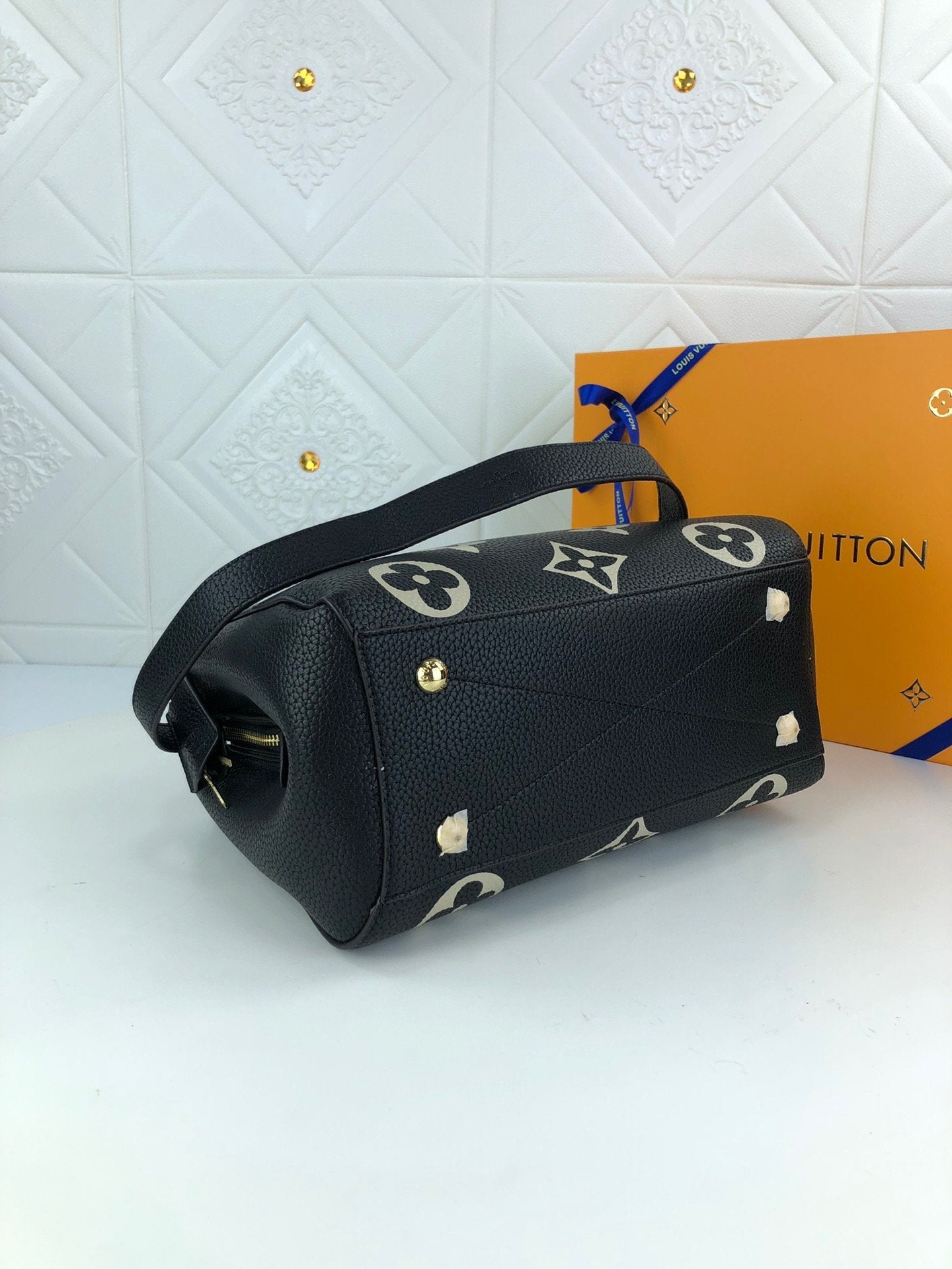 EN - New Arrival Bags LUV 035