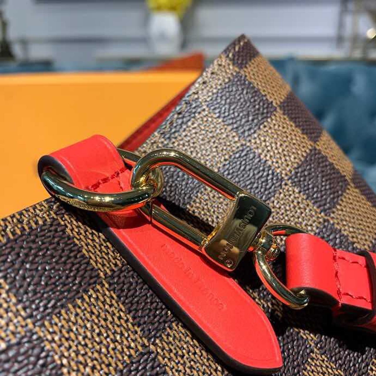 LV Neo Noe GLAMI Bucket Bag 26cm Damier Ebene Canvas Spring/Summer Collection N40214, Cherry Berry