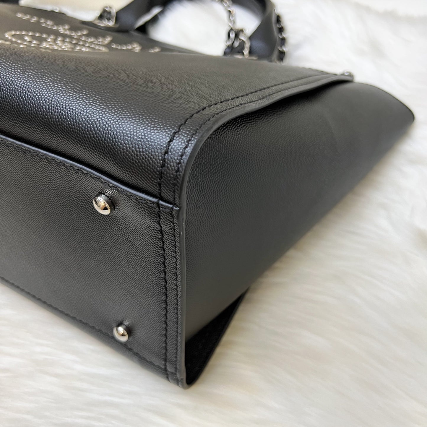 GLM-Small / Medium Deauville Tote in Black Caviar and SHW
