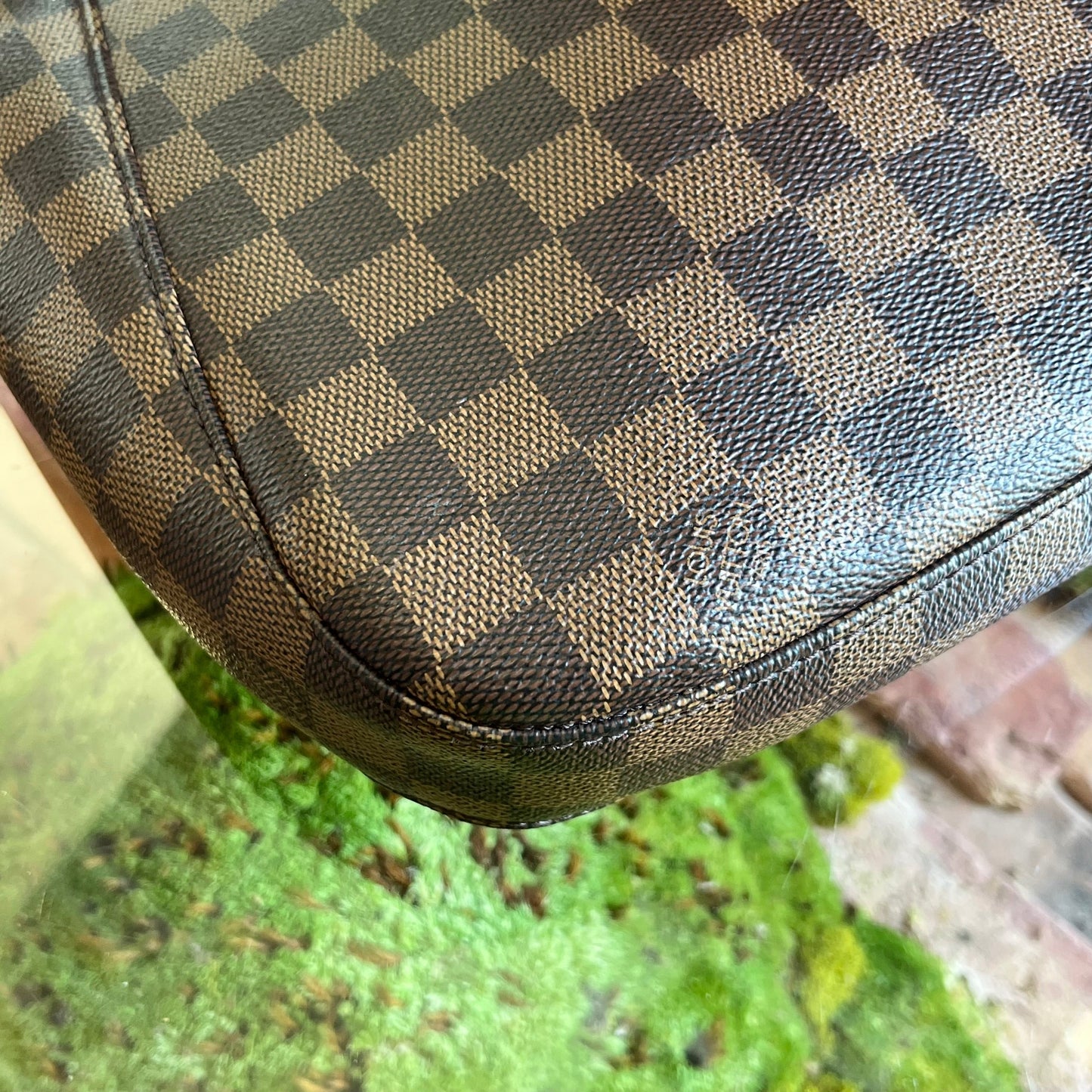 LOUIS VUITTON South Bank Besace Damier Ebene Canvas Crossbody Bag