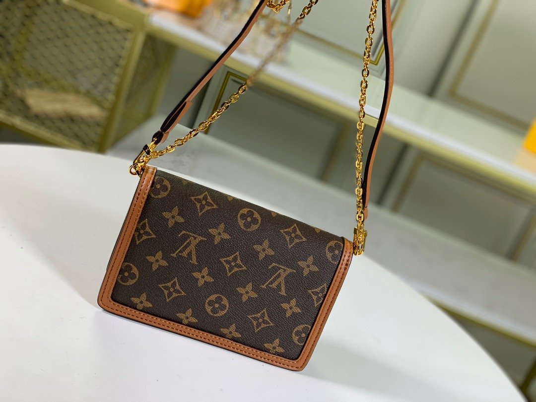 EN - New Arrival Bags LUV 037
