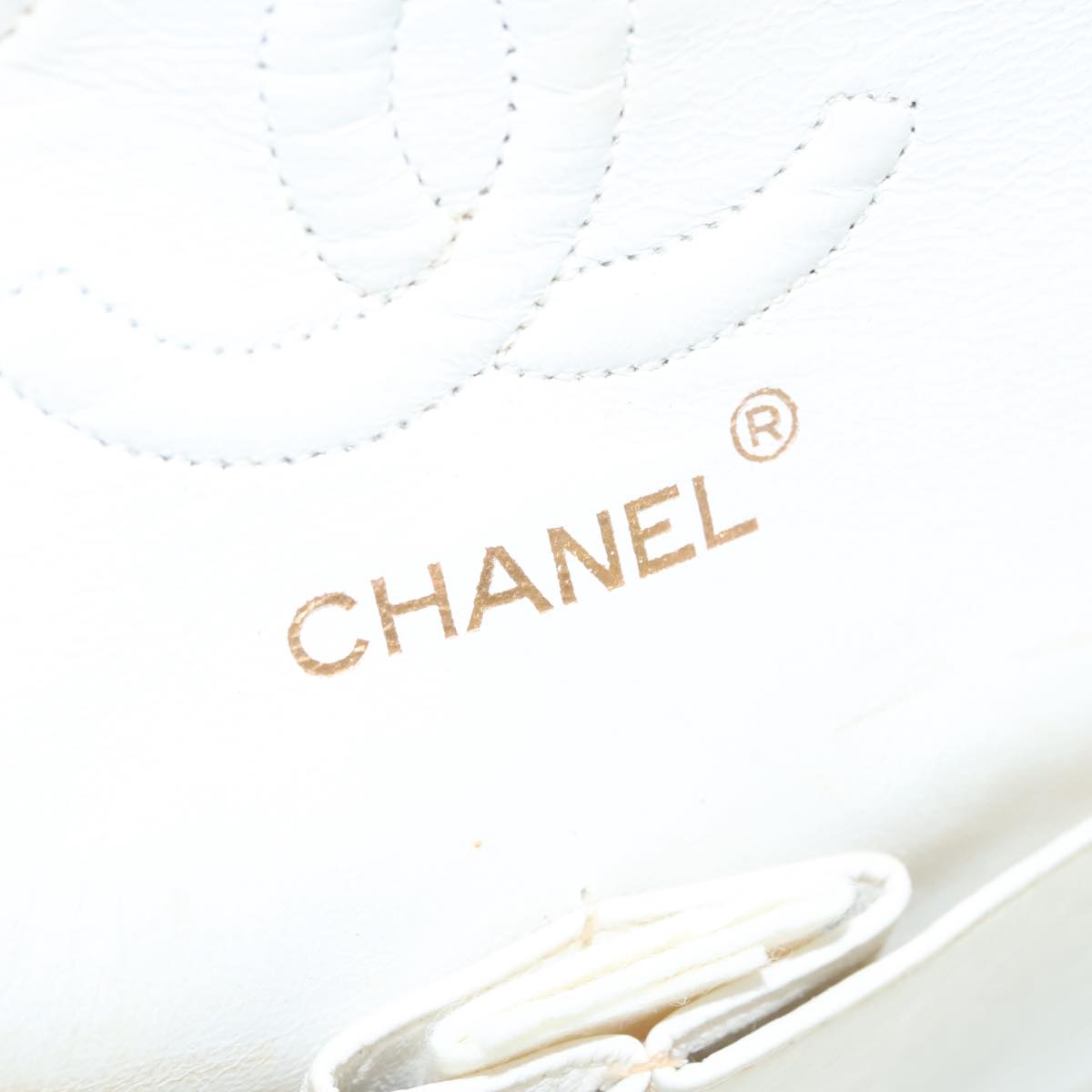 CHANEL Matelasse Chain Shoulder Bag Leather White Gold CC 96085