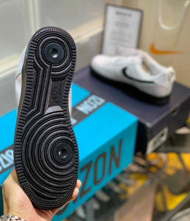 SAMC - NKE Shoes - 712