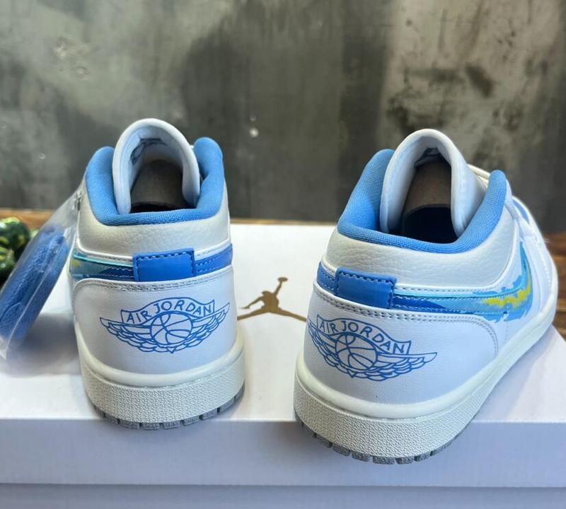 SAMC - NKE Shoes - 557
