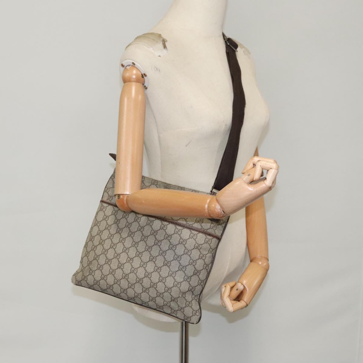 GUCCI GG Supreme Shoulder Bag PVC Beige Silver 141626 98221
