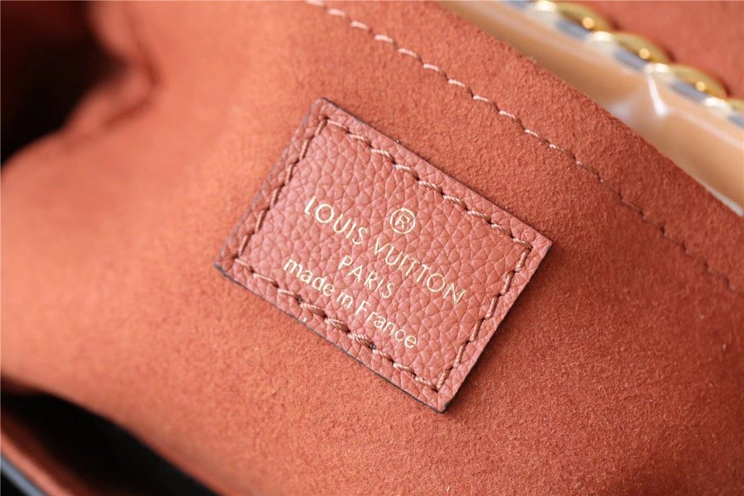 LV Lockme Tender Chataigne Brown For Women,  Shoulder And Crossbody Bags 7.5in/19cm LVÃ‚Â 
