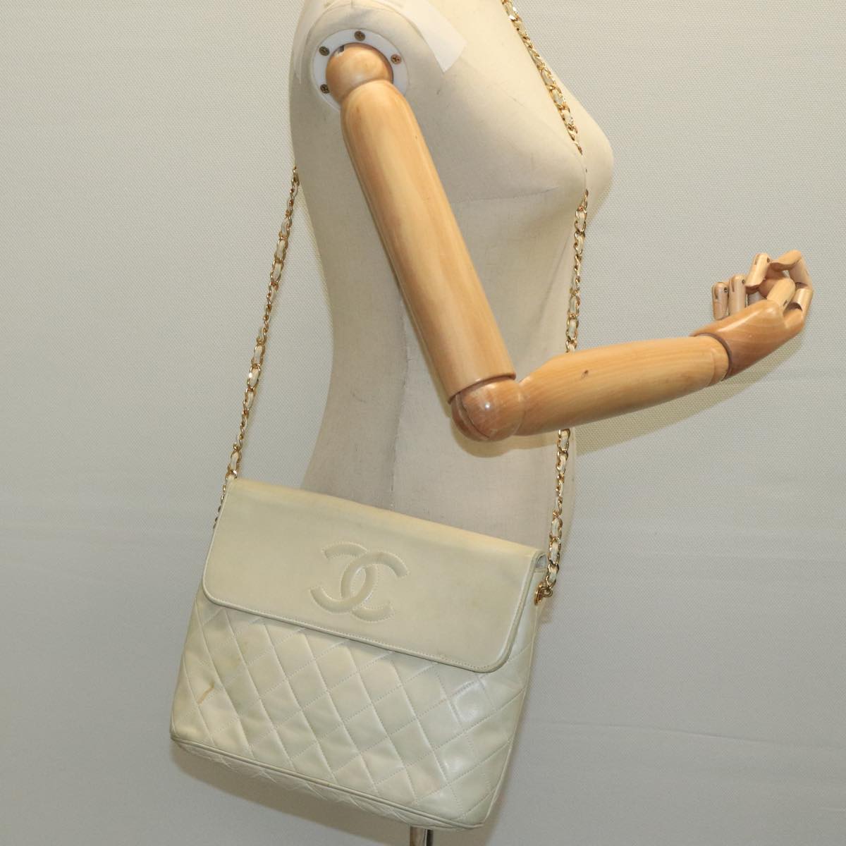 CHANEL Matelasse Chain Shoulder Bag Lamb Skin White Gold CC 98413