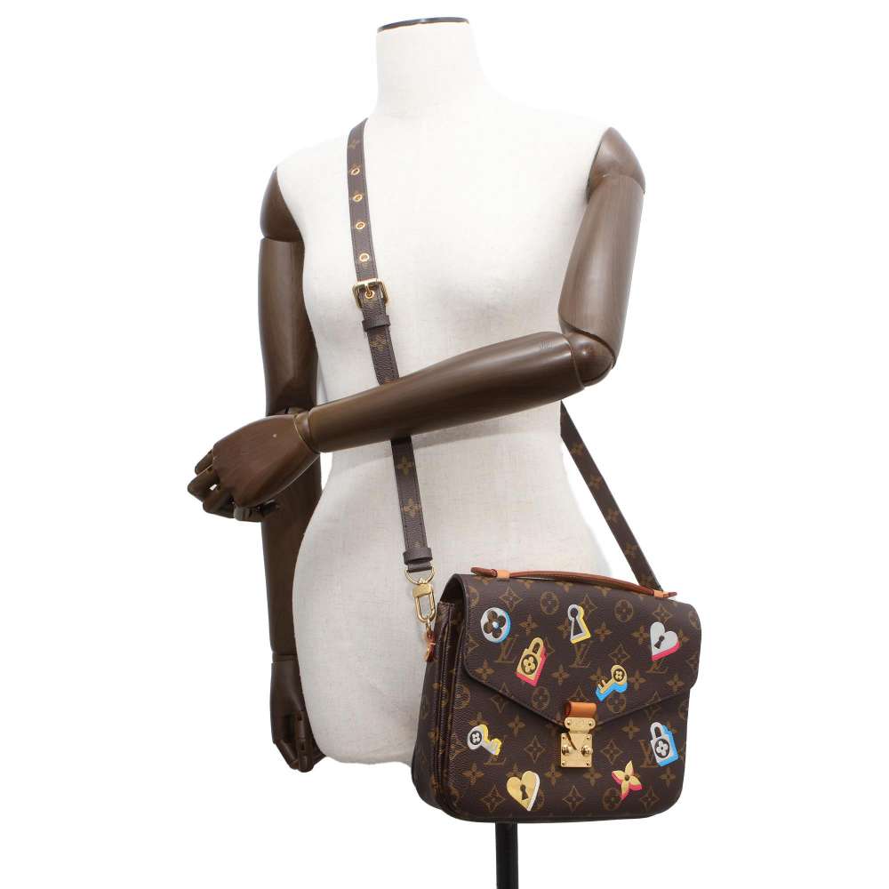 LOUIS VUITTON Pochette Metis Brown M44366 Monogram Love Padlock Size MM