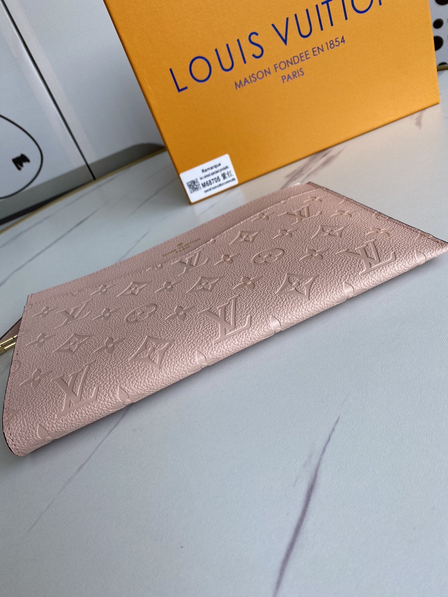 EN - New Arrival Wallet LUV 063
