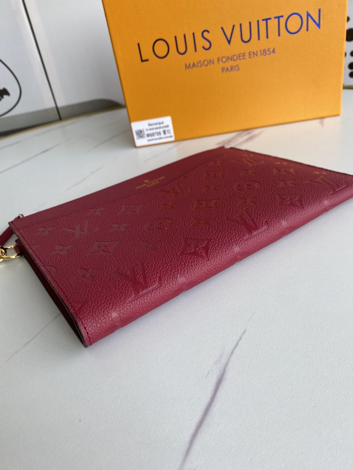 EN - New Arrival Wallet LUV 061