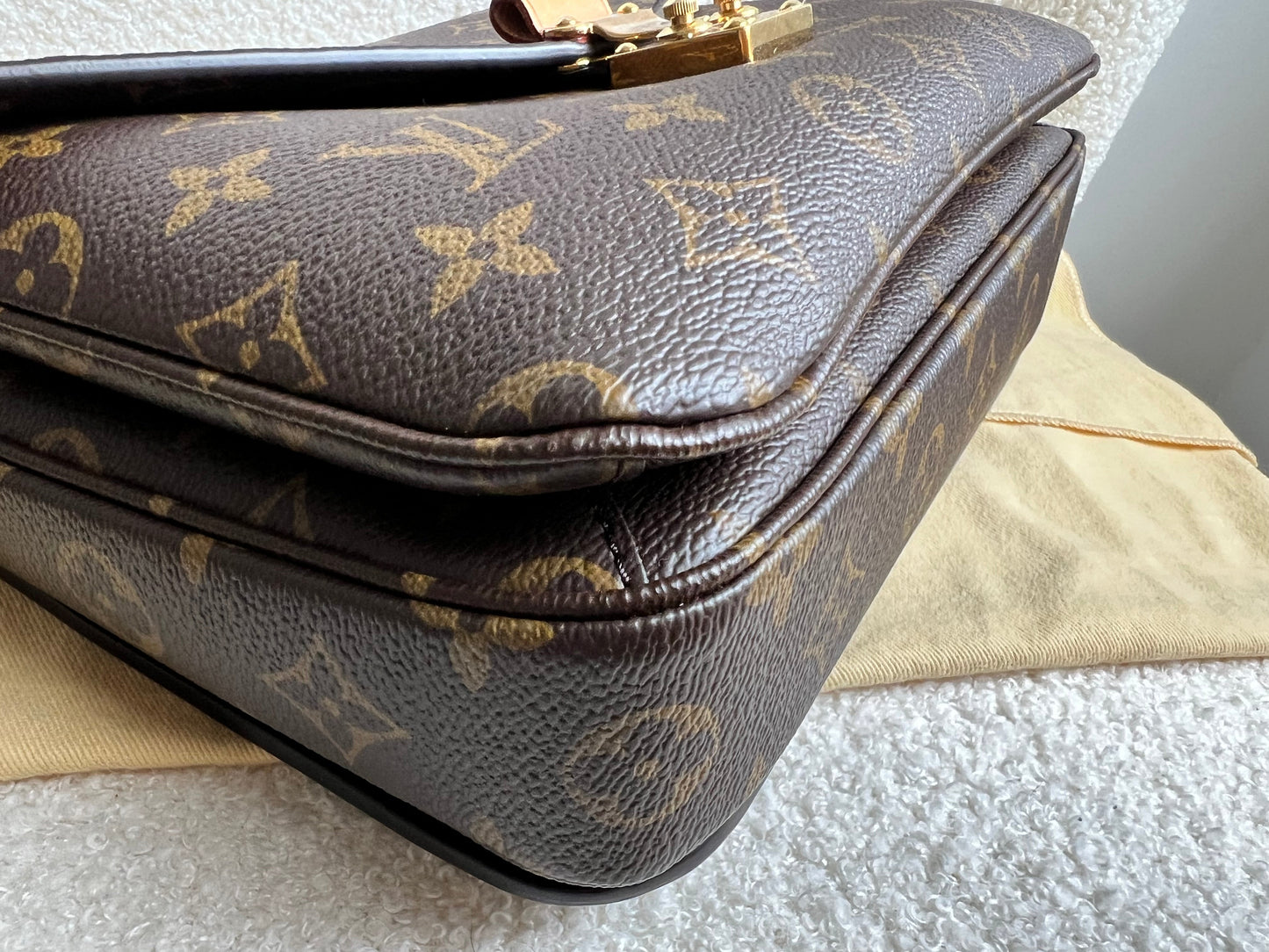 Louis Vuitton Pochette Metis Monogram (RRP £1,970)