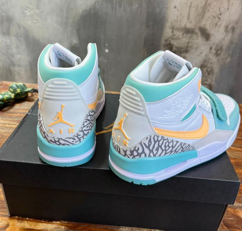 SAMC - NKE Shoes - 209