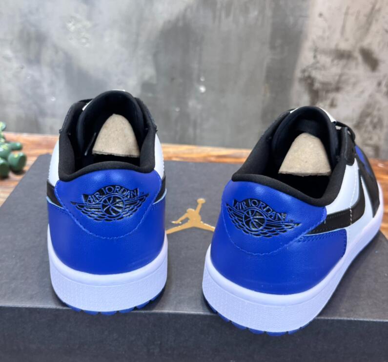 SAMC - NKE Shoes - 640