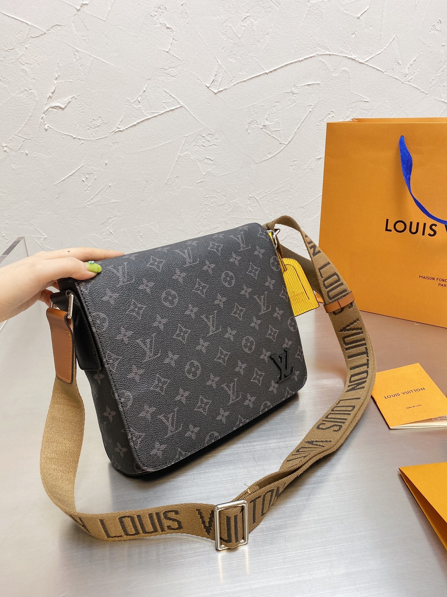 EN - New Arrival Bags LUV 067