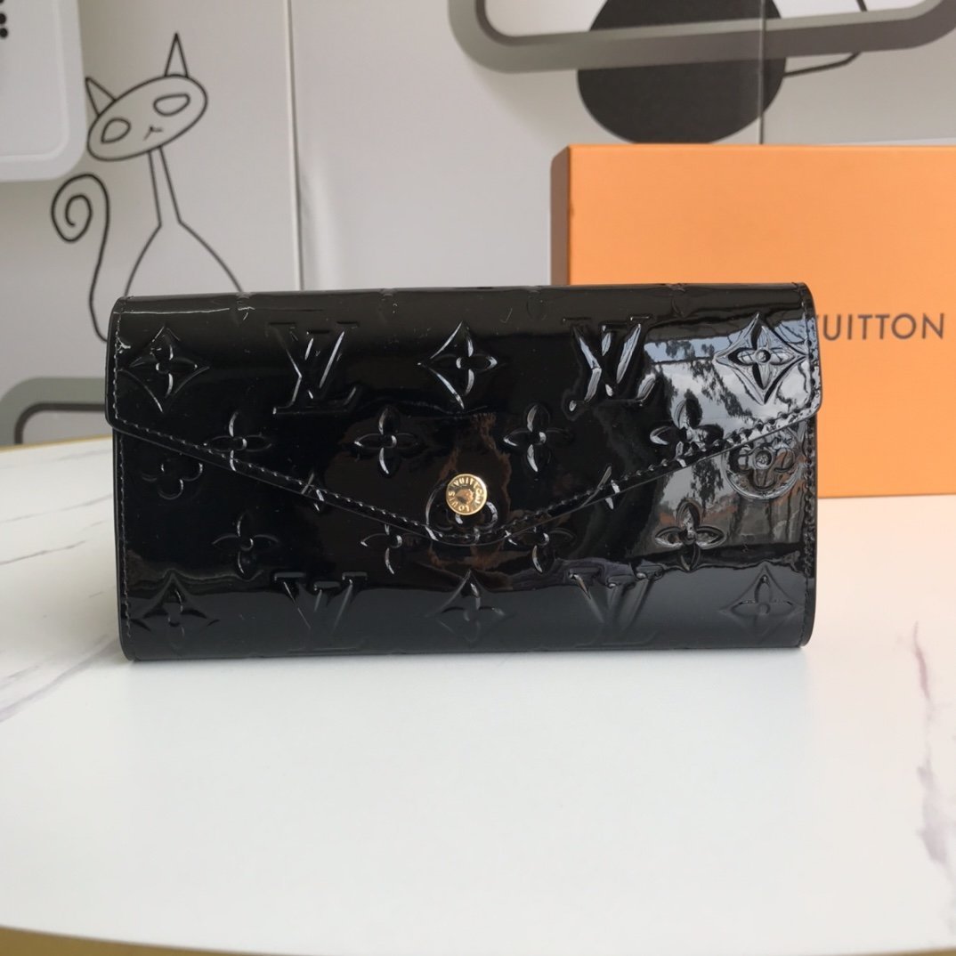 EN - New Arrival Wallet LUV 006