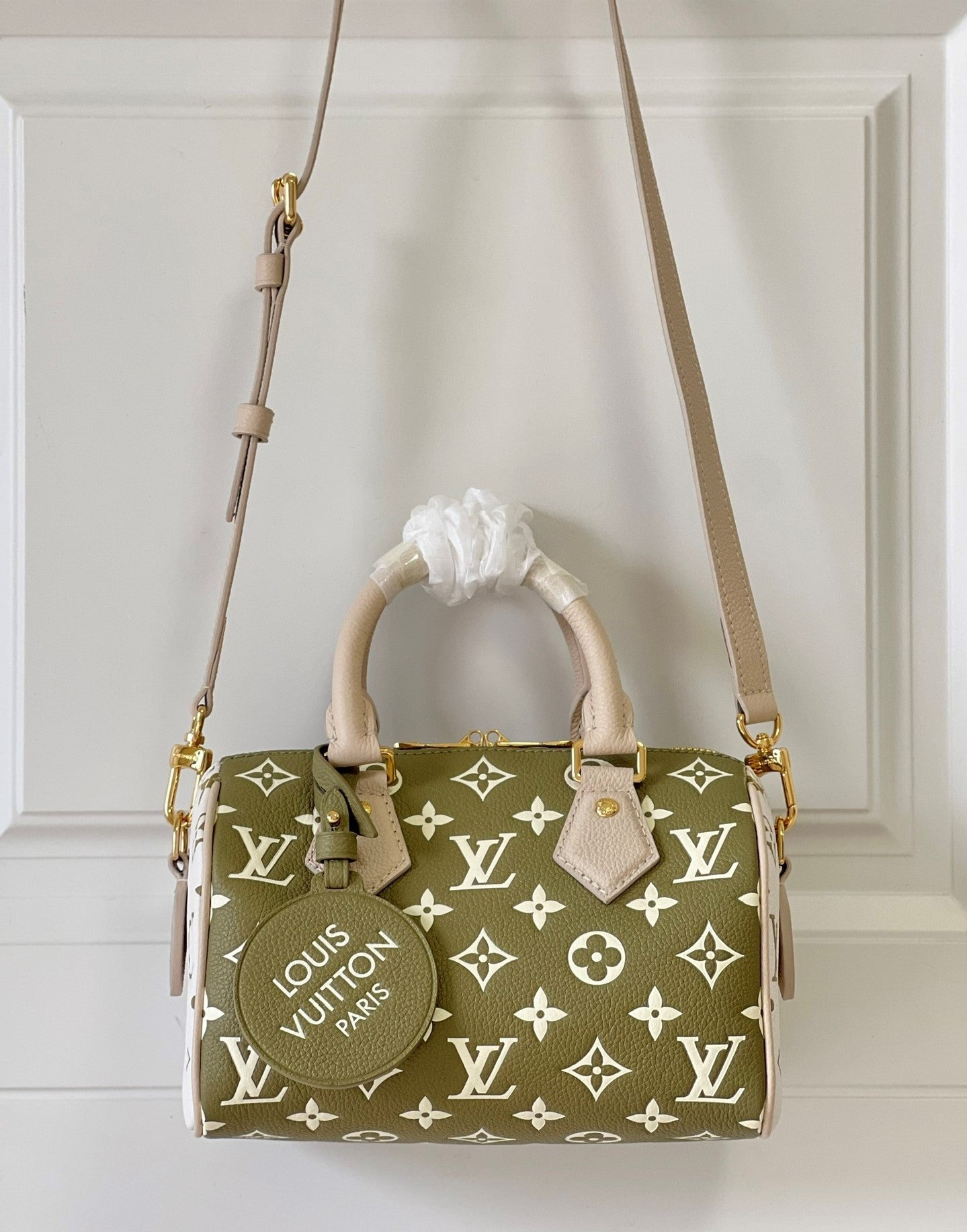 LV Speedy BandouliÃƒÂ¨re 20 Monogram Empreinte Khaki Green/Beige/Cream For Women, WoHandbags 8.1in/21cm LV M46118