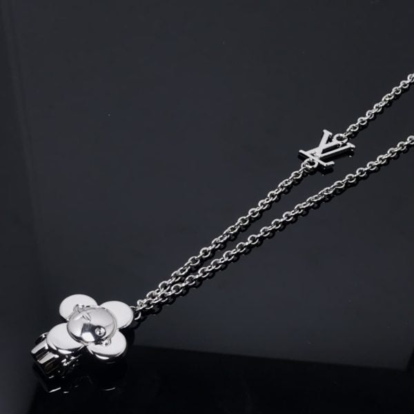LV Necklaces 049