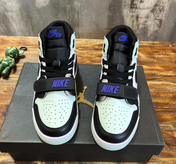SAMC - NKE Shoes - 516