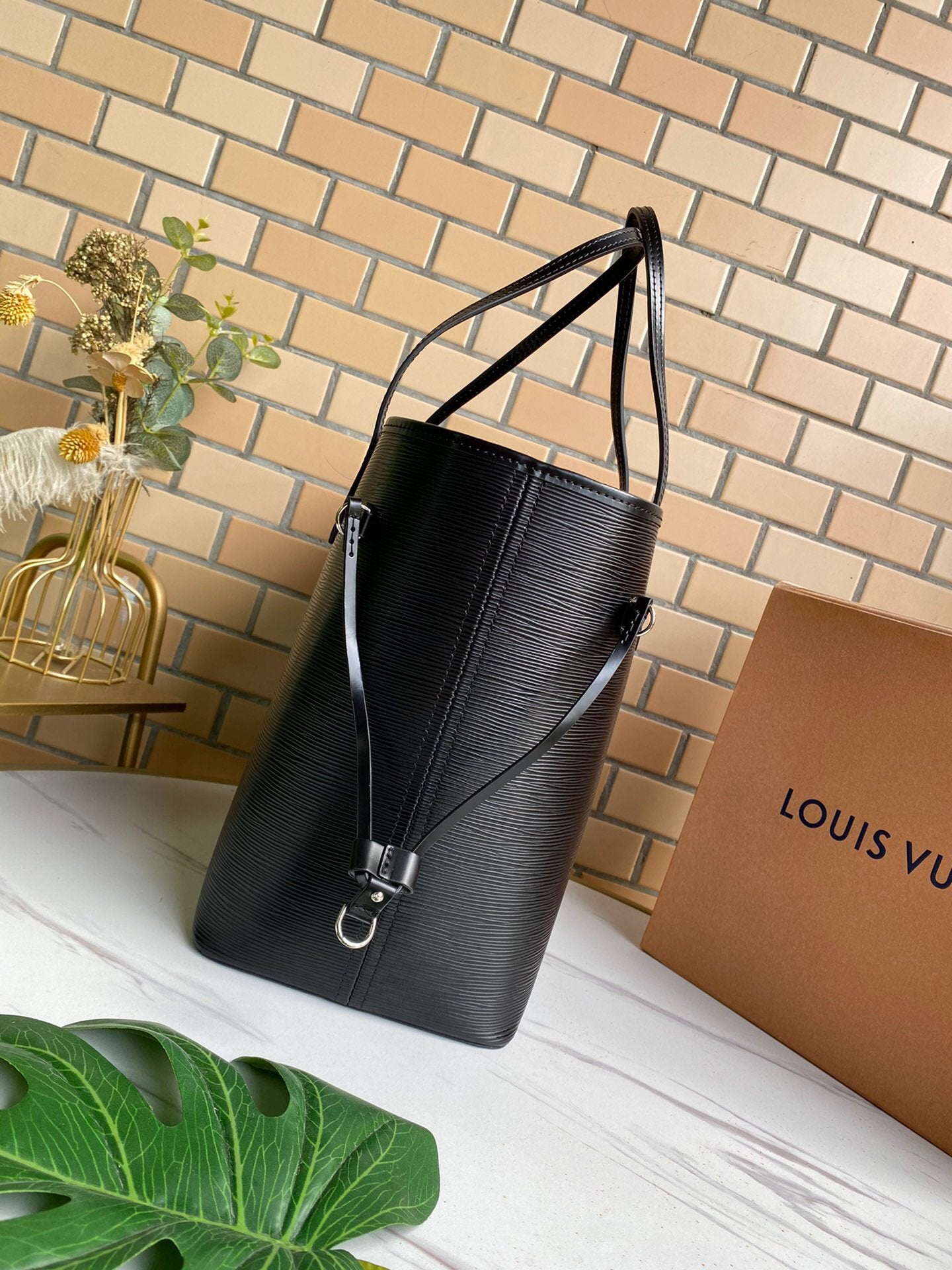EN - New Arrival Bags LUV 131