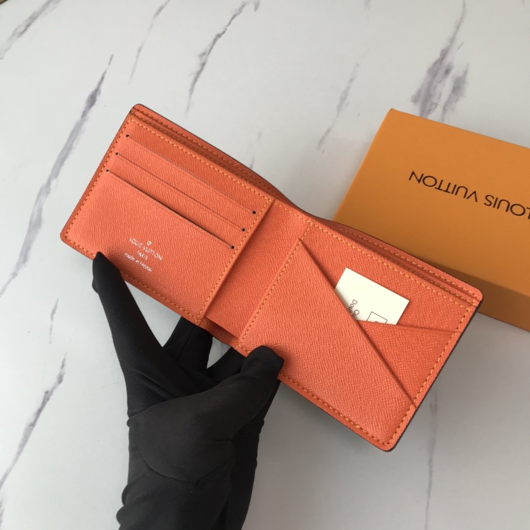 EN - New Arrival Wallet LUV 044