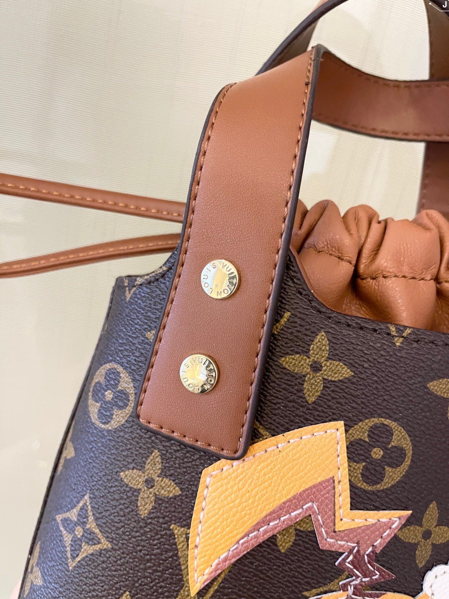 EN - New Arrival Bags LUV 500