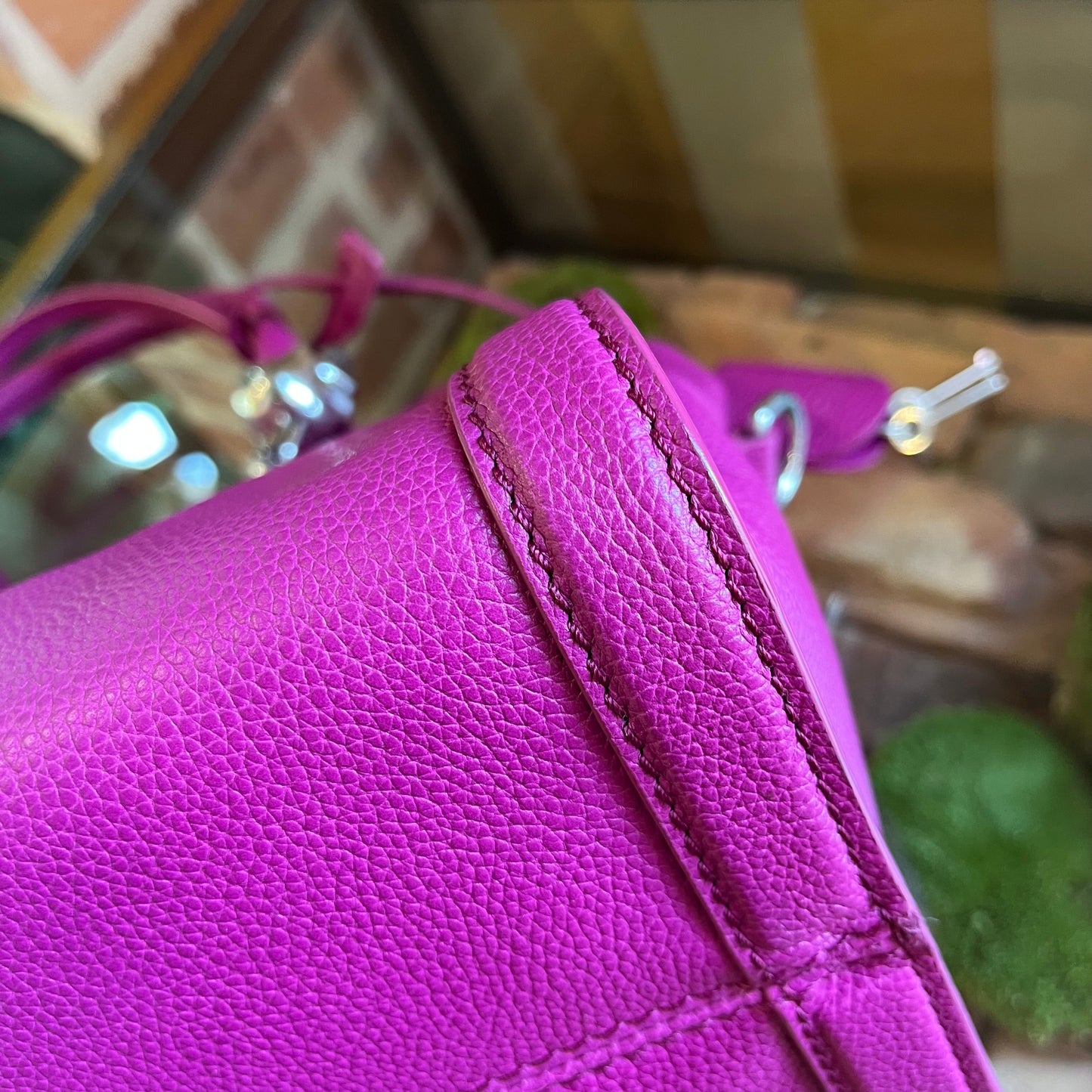 ALEXANDER MCQUEEN Skull Padlock Zip Medium Magenta Handbag