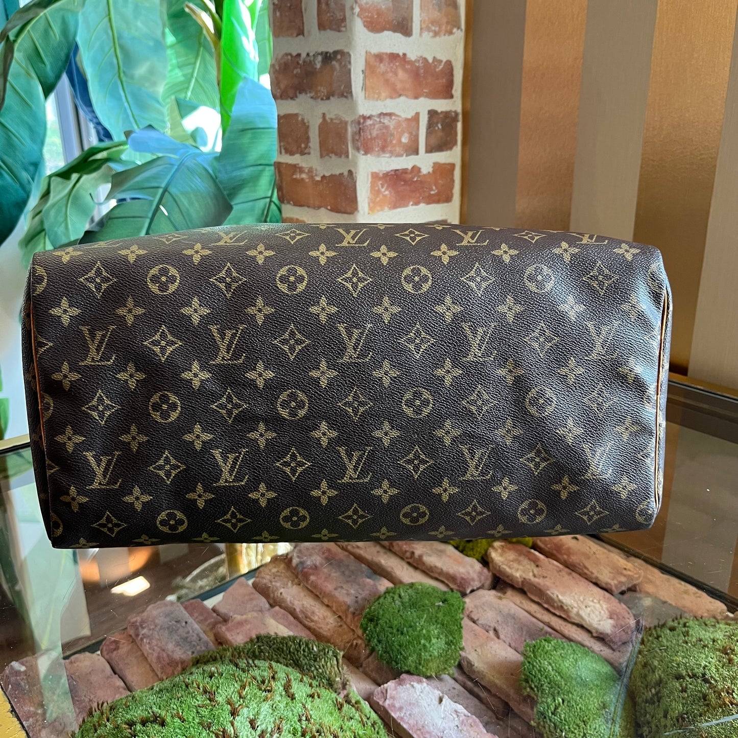 LOUIS VUITTON Vintage Monogram Canvas Speedy 40