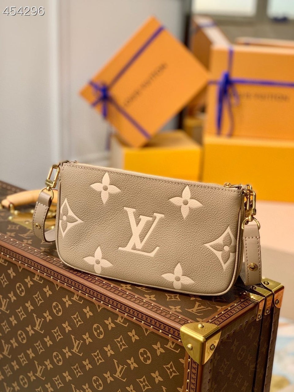 LV Multi Pochette AcGLAMIssoires Monogram Empreinte Tourterelle Beige/Cream For Women,  Shoulder And Crossbody Bags 9.8in/25cm LV