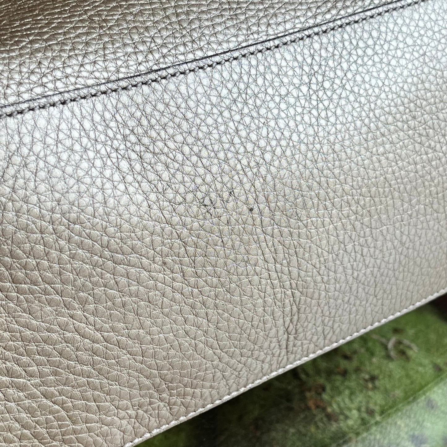 GUCCI Medium Soho Chain Metallic Pebbled Shoulder Bag