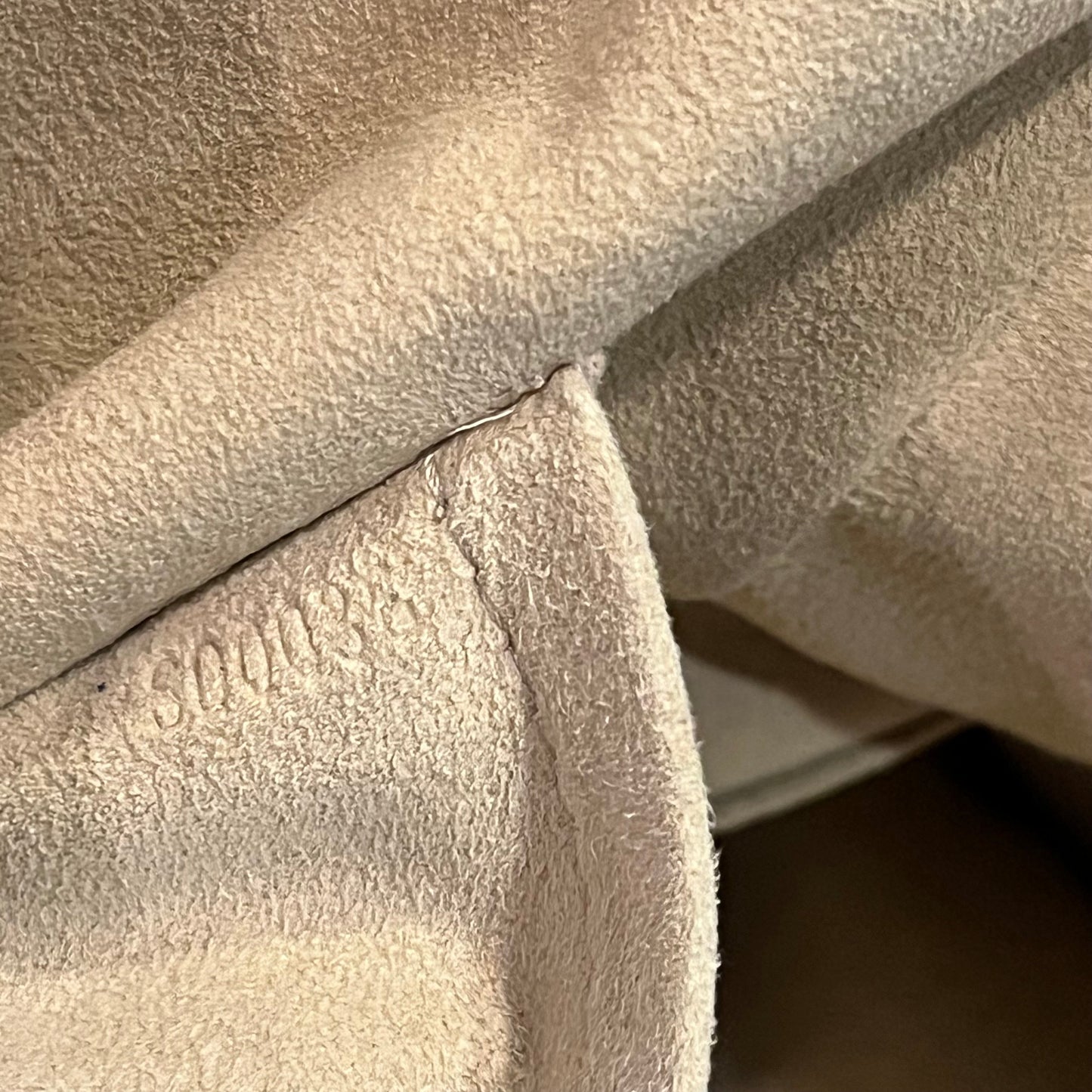 LOUIS VUITTON Monogram Canvas Manhattan GM Bag