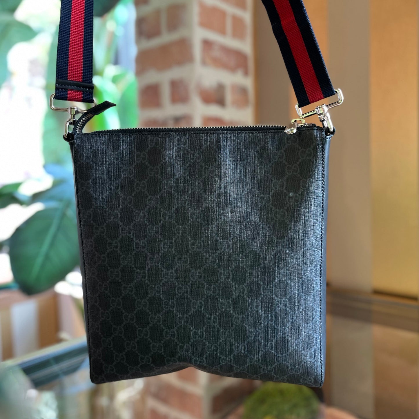 GUCCI GG Supreme Web Small Black Messenger