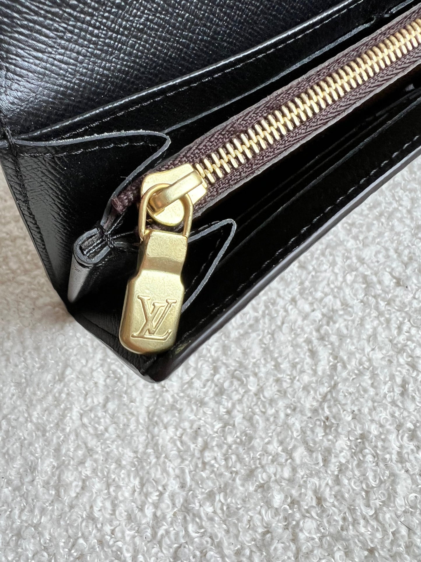 Louis Vuitton Sarah Wallet in reverse Monogram and Brown (RRP £550)