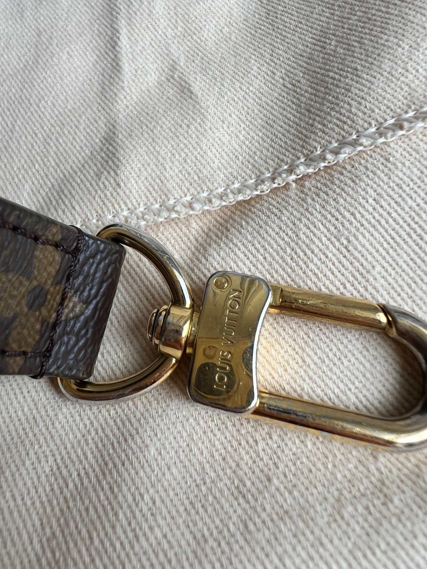 Louis Vuitton Pochette Metis Monogram (RRP £1,970)