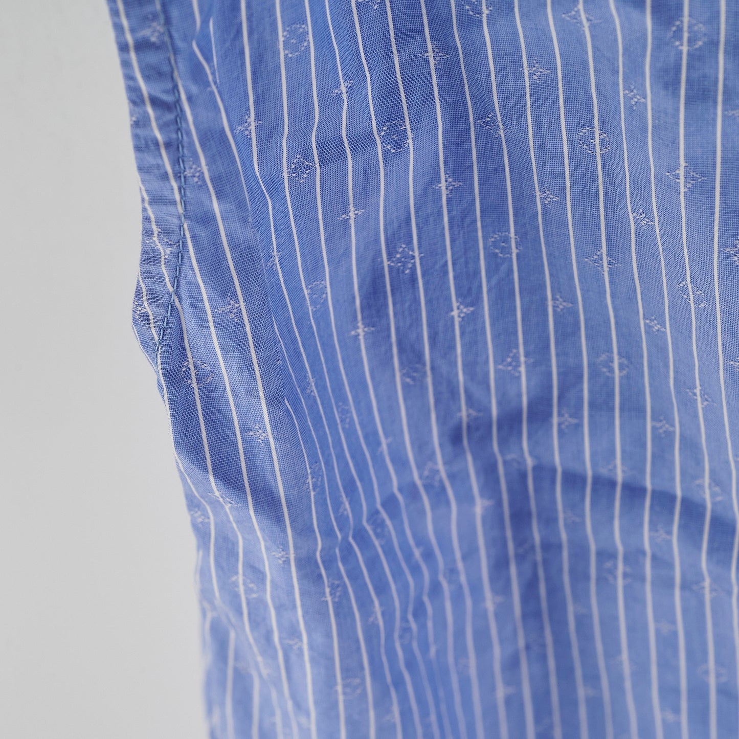 Louis Vuitton Slesveless Lavaliere Blouse Blue Size 34