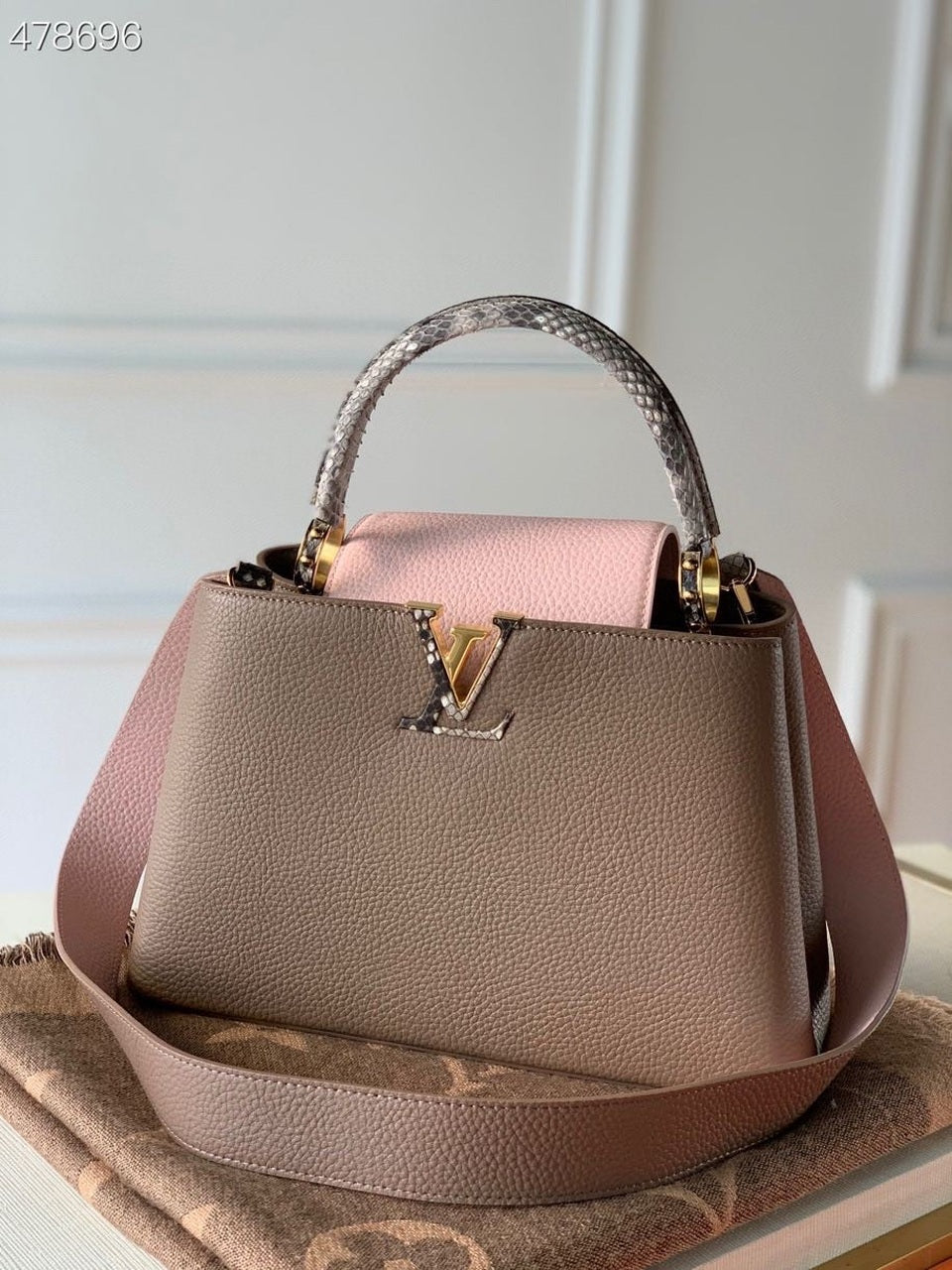 LV Capucines GLAMI Taurillon And Python Taupe Brown/Eau De Rose Pink For Women,  Shoulder And Crossbody Bags 10.4in/27cm LV M57539