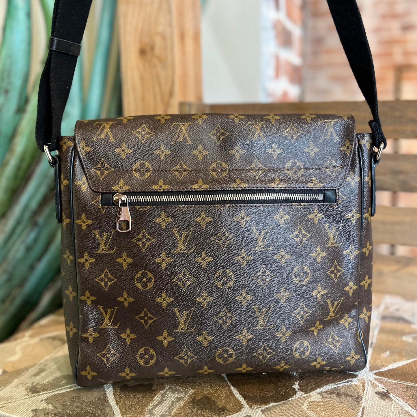 LOUIS VUITTON District MM Monogram Macassar Canvas Messenger Bag
