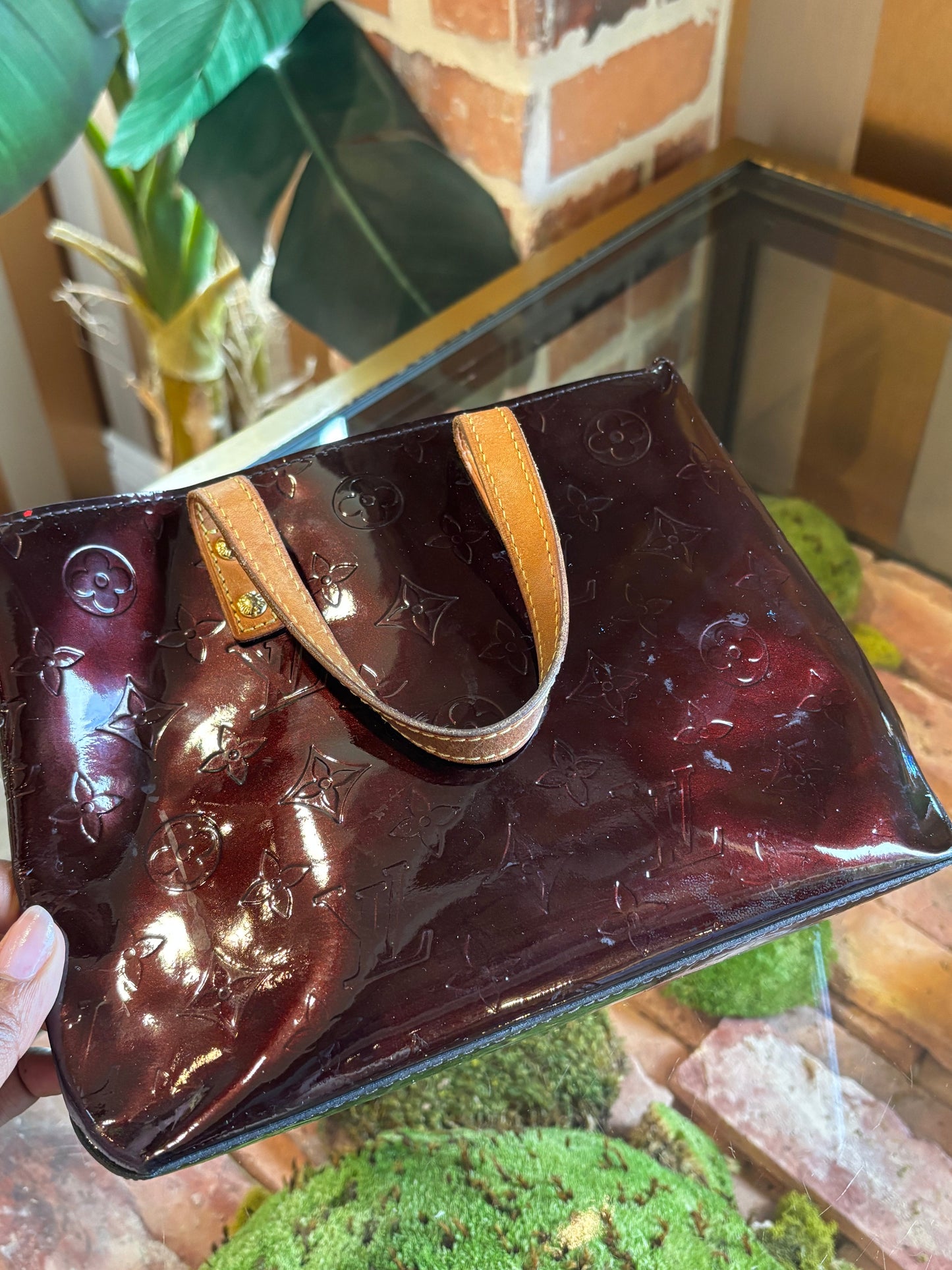 LOUIS VUITTON Vernis Amarante Reade PM Tote