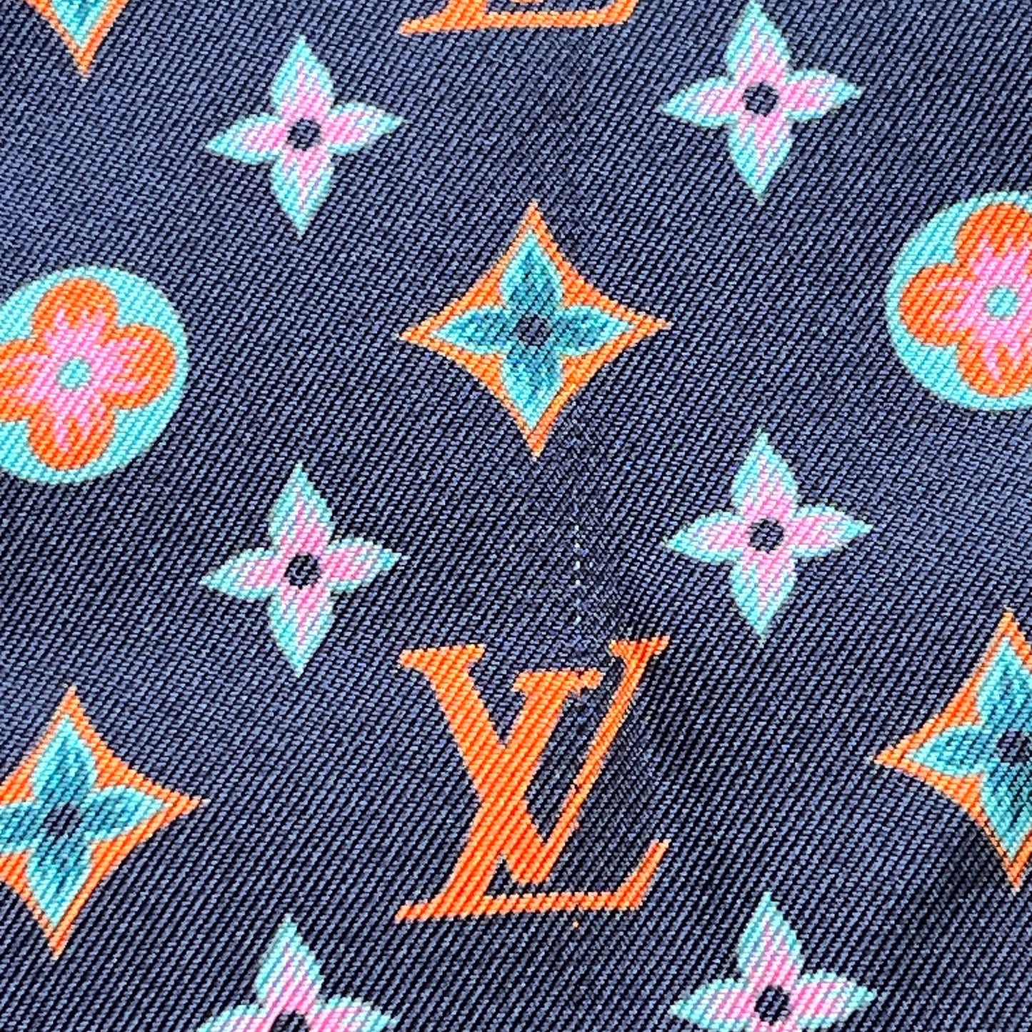 LOUIS VUITTON Silk Lettre A Louis Bandeau