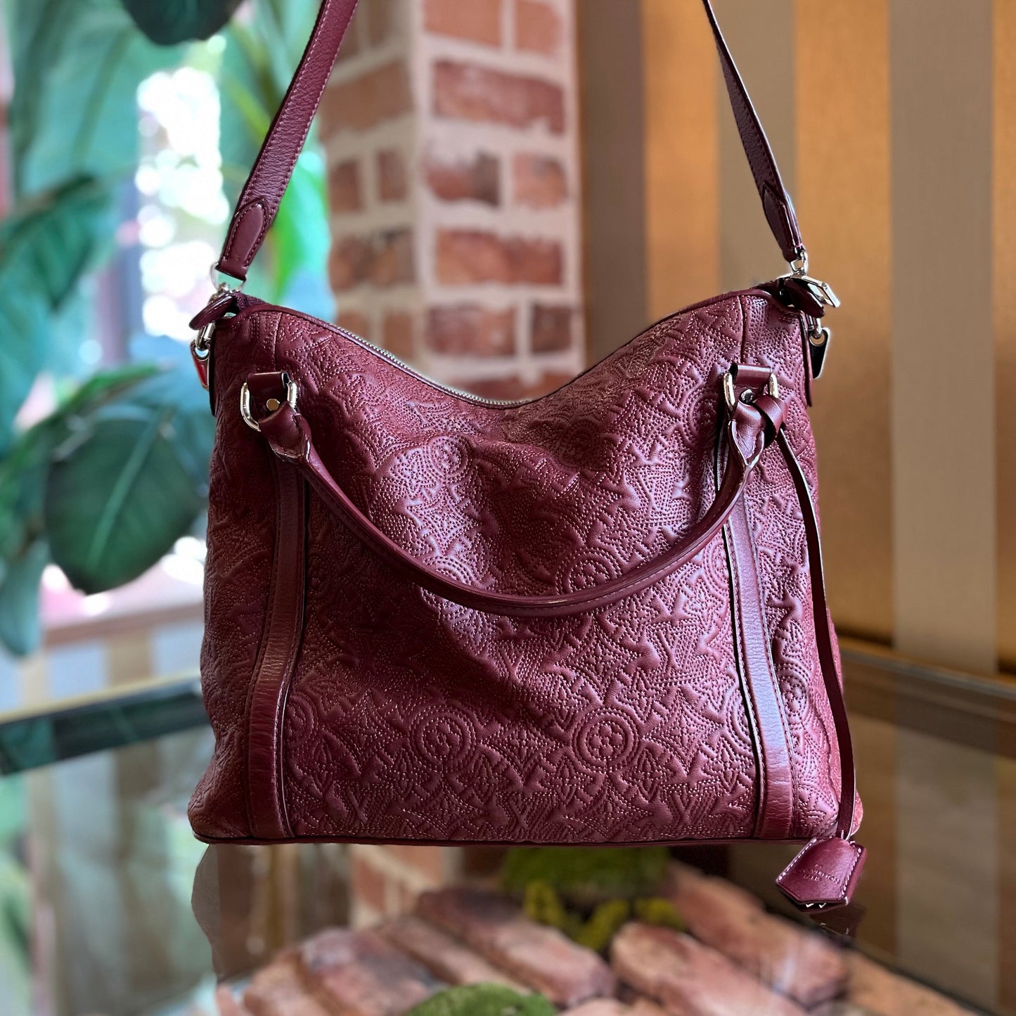 LOUIS VUITTON IXIA GM Antheia Monogram Lambskin Hobo Bag